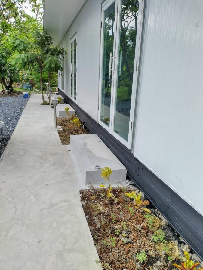 Wild Ones Hostel Bangkok Exterior photo